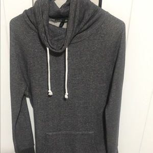 Women’s gray scoop-neck sweatshirt